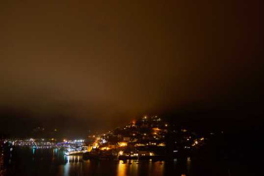 05 June 2021 - 23-39-12
Just before midnight and cloud descended to the point where the lights of Kingswear started to bounce off it.
--------------
Kingswear at night